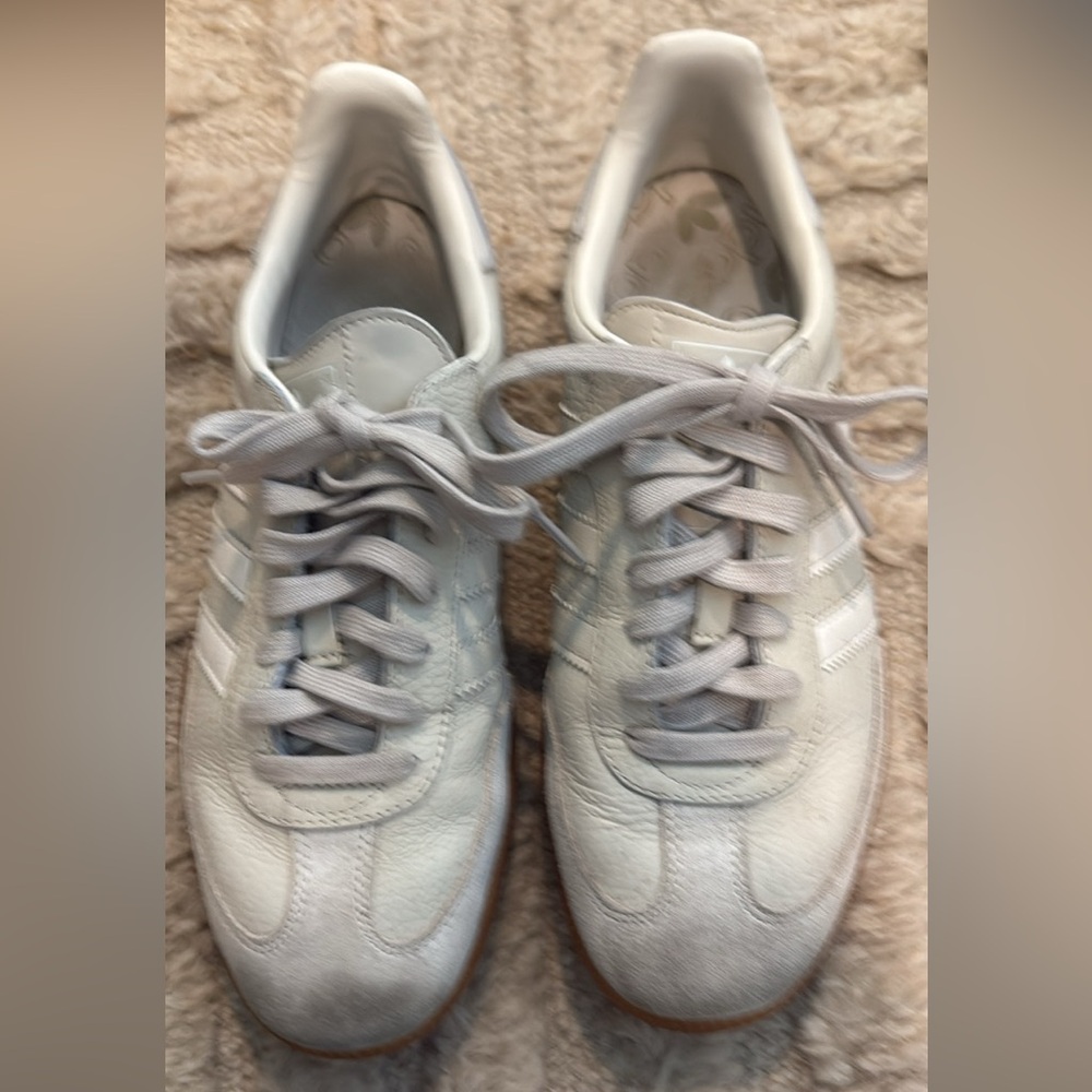 White Adidas Sambas